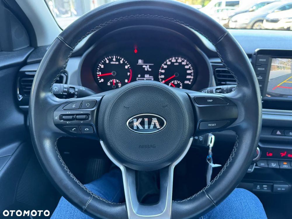 Kia Rio 1.2 L - 24