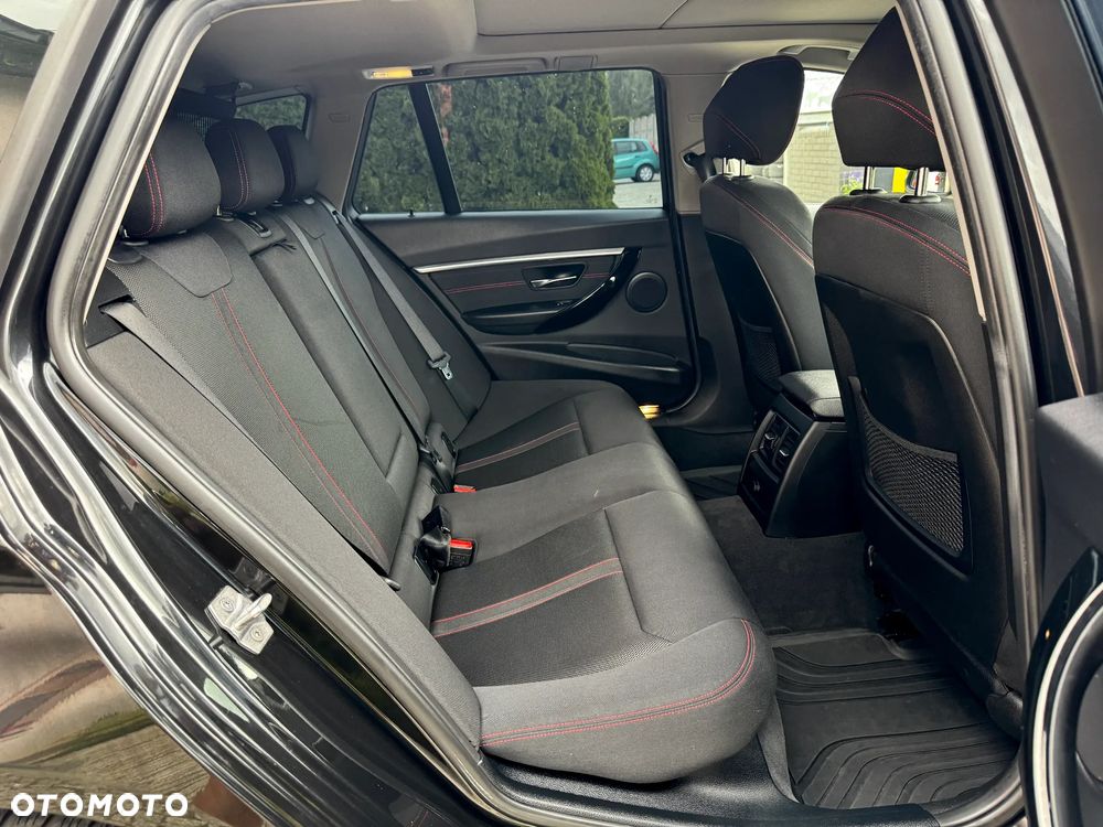 BMW Seria 3 320d Sport Line Shadow - 31