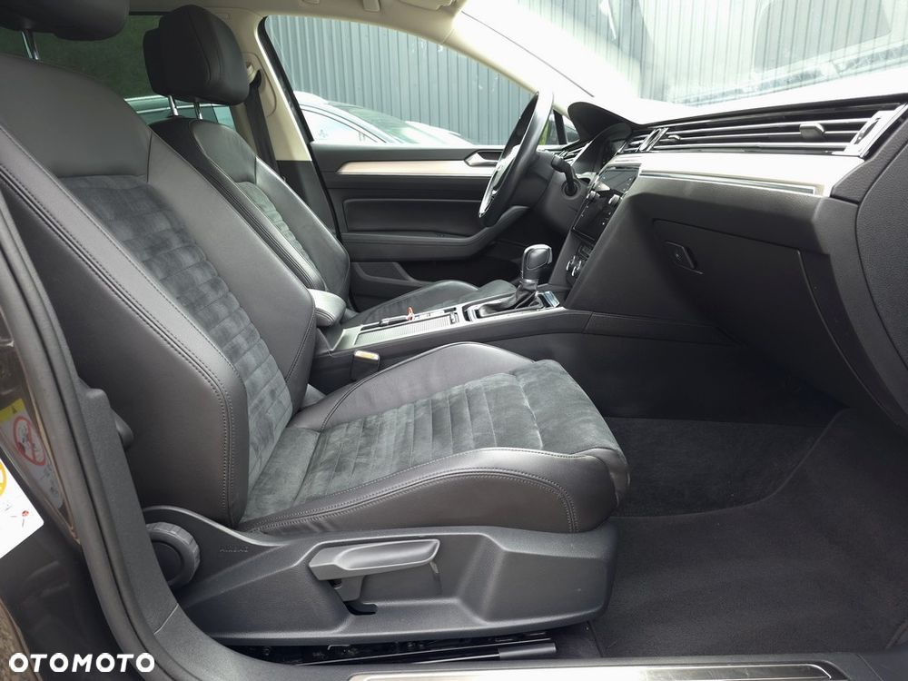 Volkswagen Passat 2.0 TDI SCR Highline DSG - 16