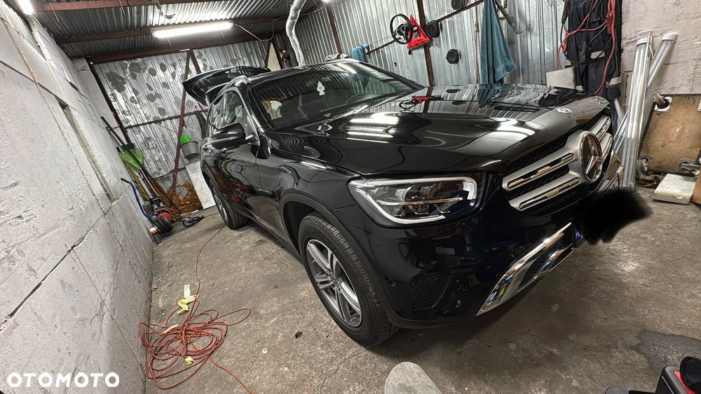 Mercedes-Benz GLC 300 4Matic 9G-TRONIC Exclusive - 38
