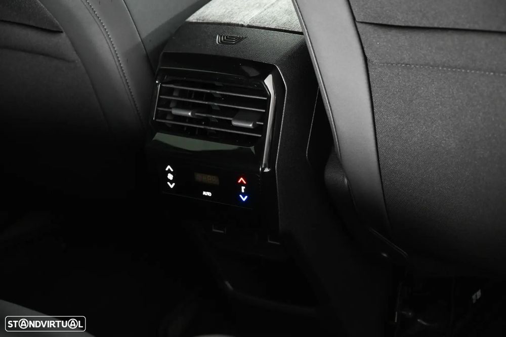 Peugeot 5008 1.2 Hybrid Allure e-DCS6 - 29
