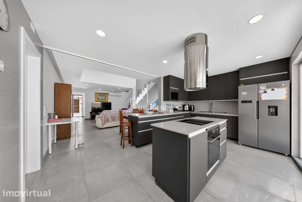 Moradia de Luxo T5 com Piscina e Jacuzzi às Portas de Lisboa - Grande imagem: 4/27