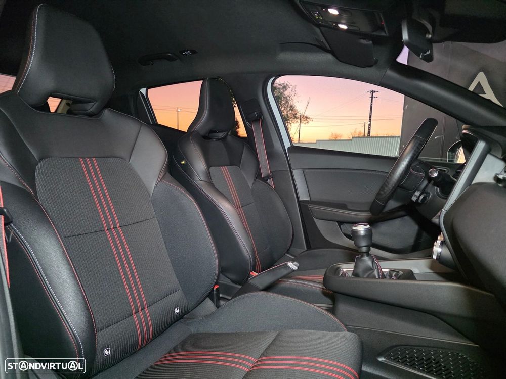 Renault Clio 1.0 TCe RS Line - 31