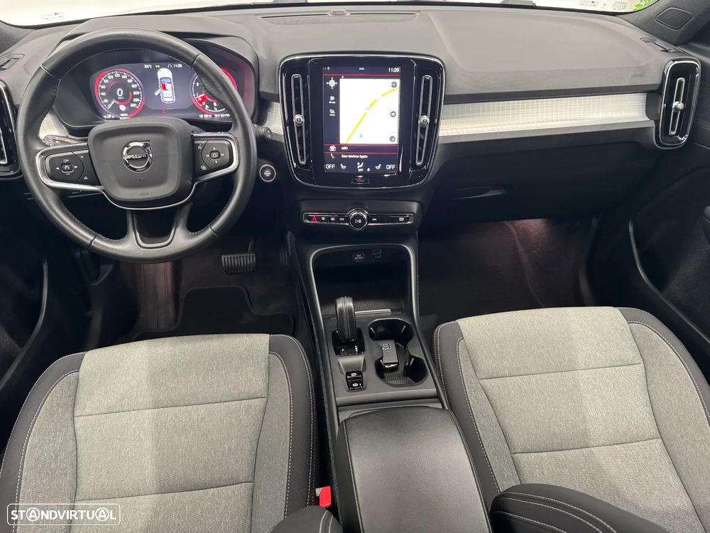 Volvo XC 40 B4 B DKG Momentum Pro - 24