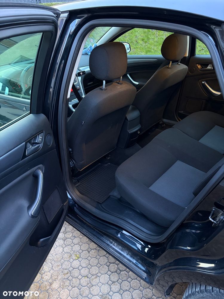 Ford Mondeo 1.6 TDCi Ambiente - 8