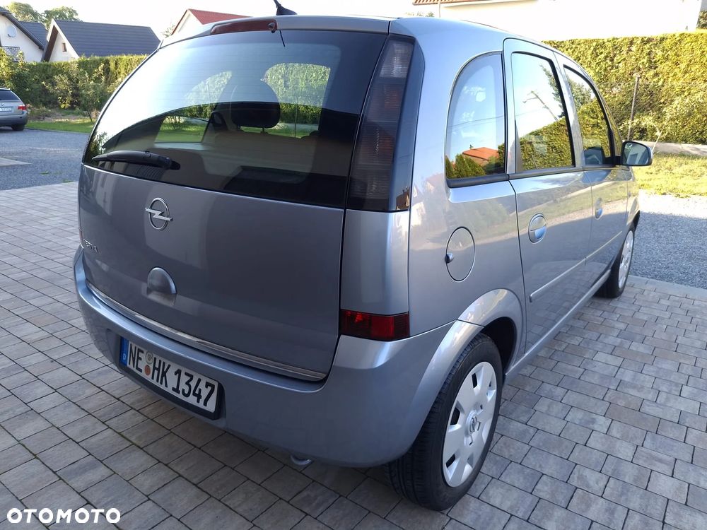 Opel Meriva 1.6 Essentia - 10