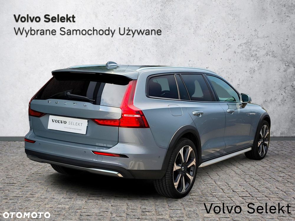 Volvo V60 Cross Country - 8