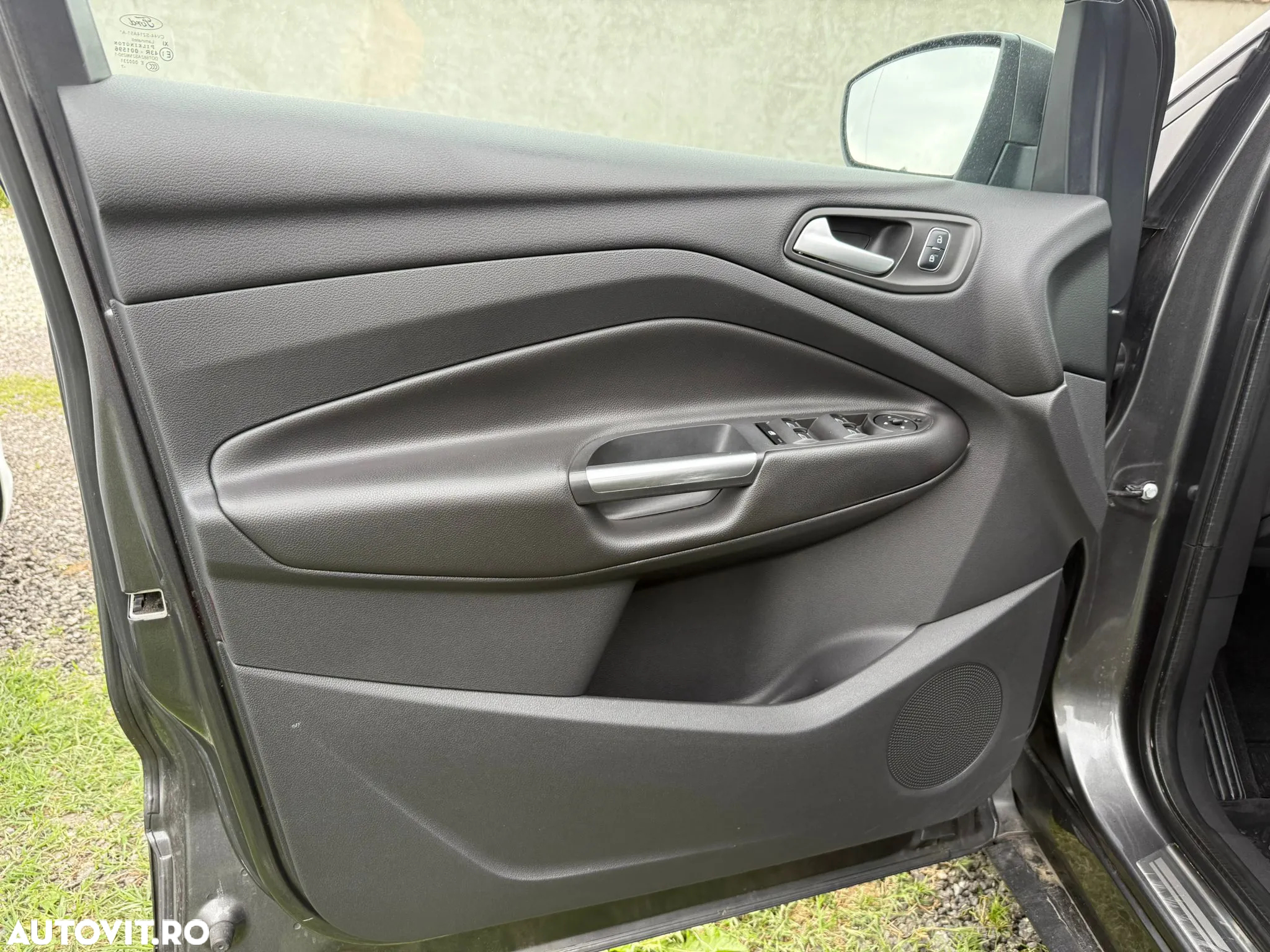 Ford Kuga 2.0 TDCi 4WD Powershift ST-Line - 14