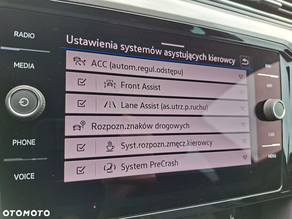 Volkswagen Passat - 27