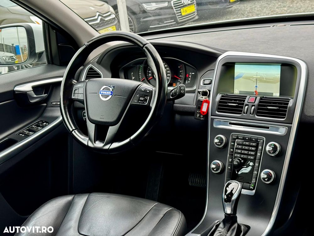 Volvo XC 60 D4 AWD Geartronic Summum - 5