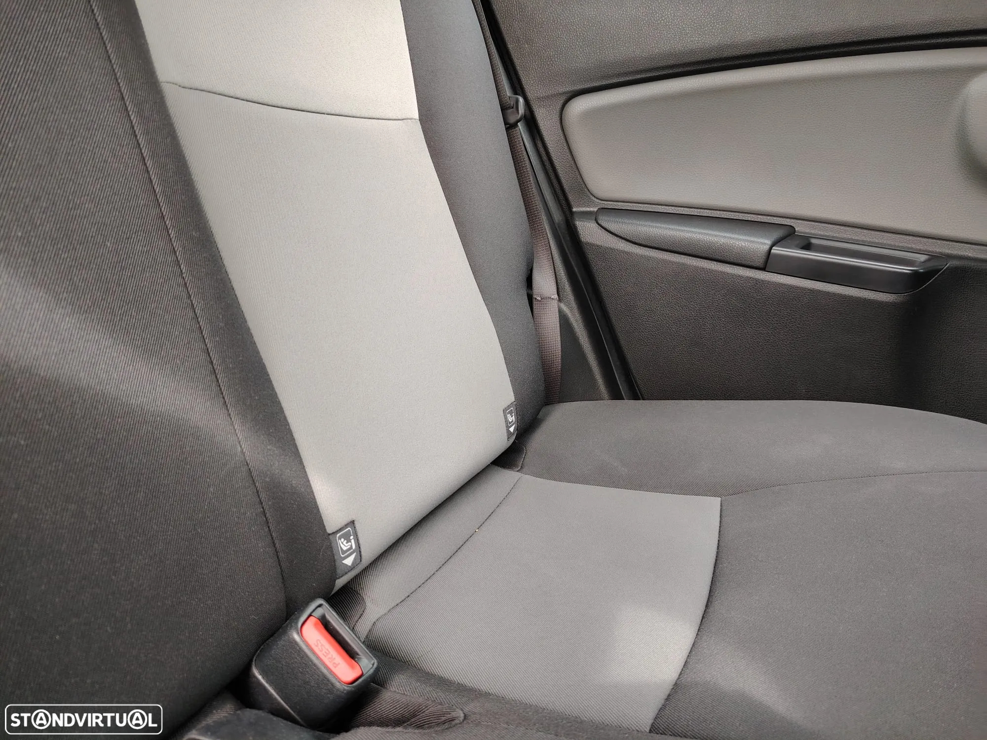 Toyota Yaris 1.5 HSD Comfort+P.Style - 19