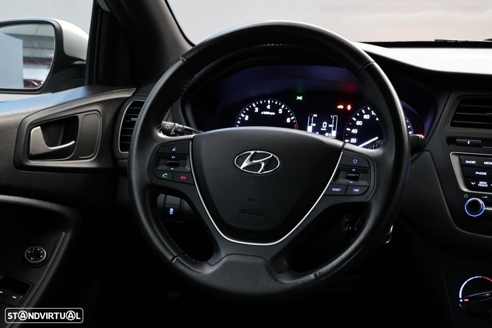 Hyundai i20 1.2 Access+Bluetooth 119g - 16