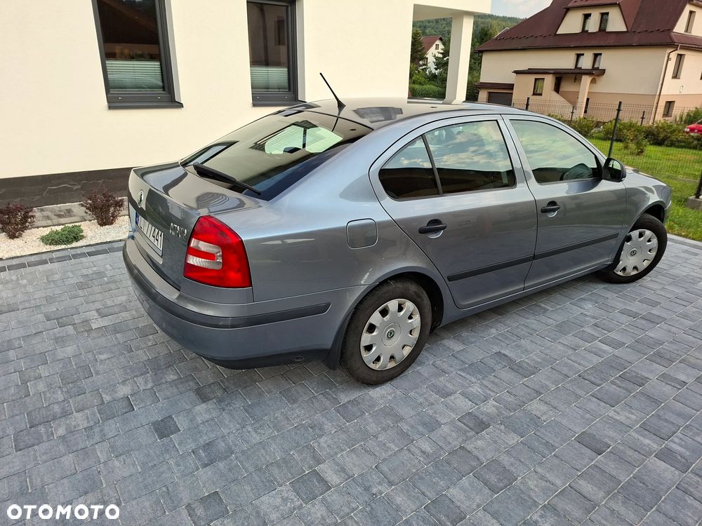 Skoda Octavia 1.6 Tour - 4