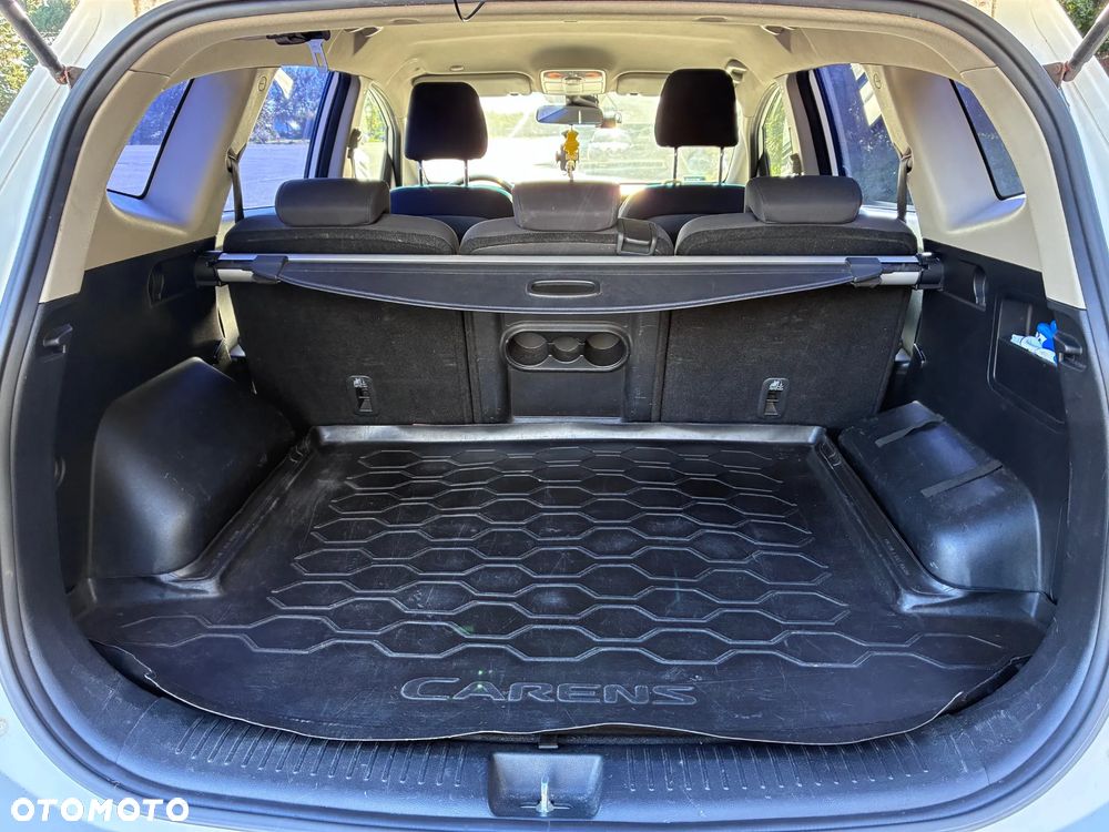 Kia Carens 1.6 GDI M - 12
