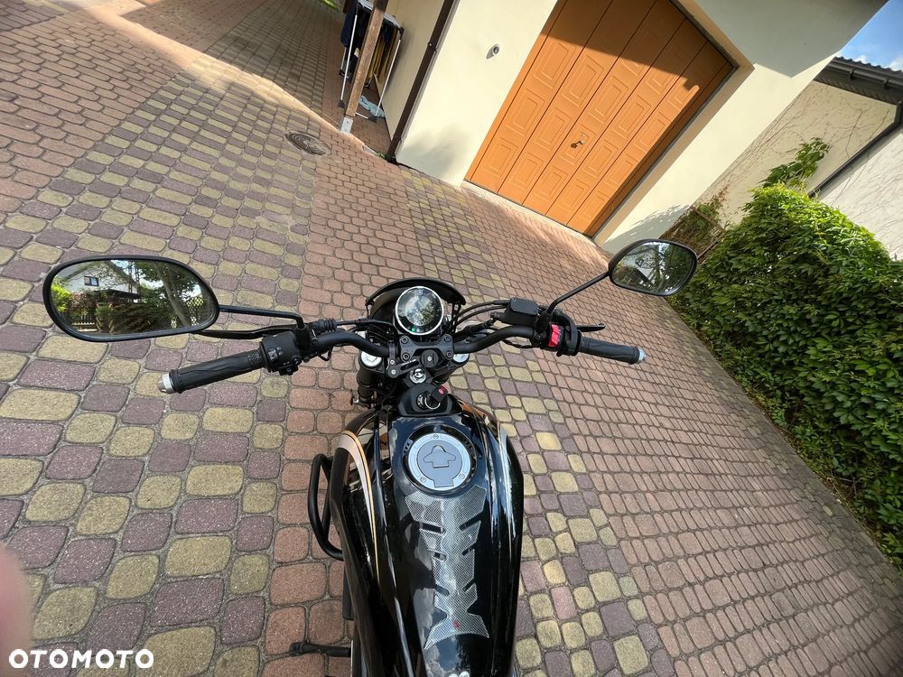 Yamaha XSR - 11
