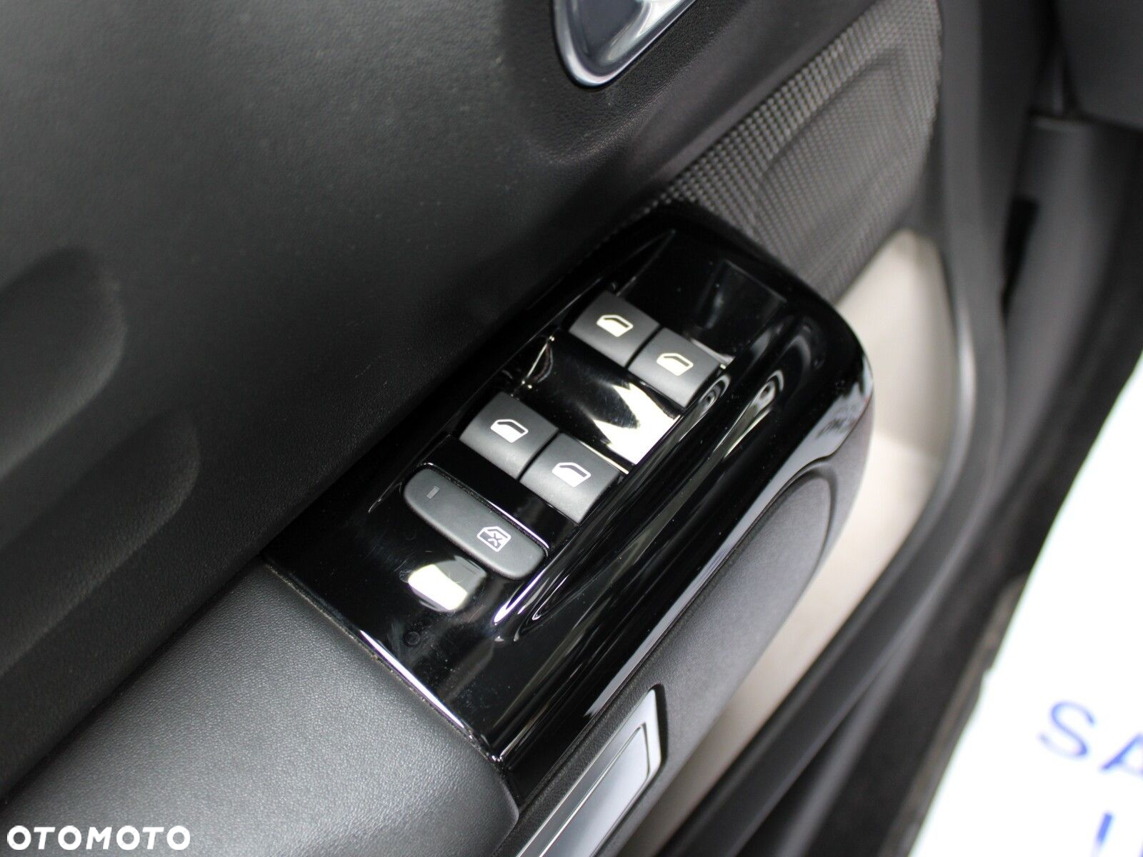 Citroën C3 1.2 PureTech Shine - 27