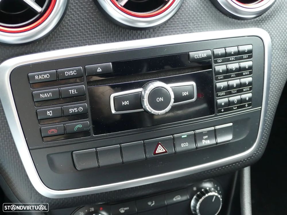 Mercedes-Benz A 180 d AMG Line - 19