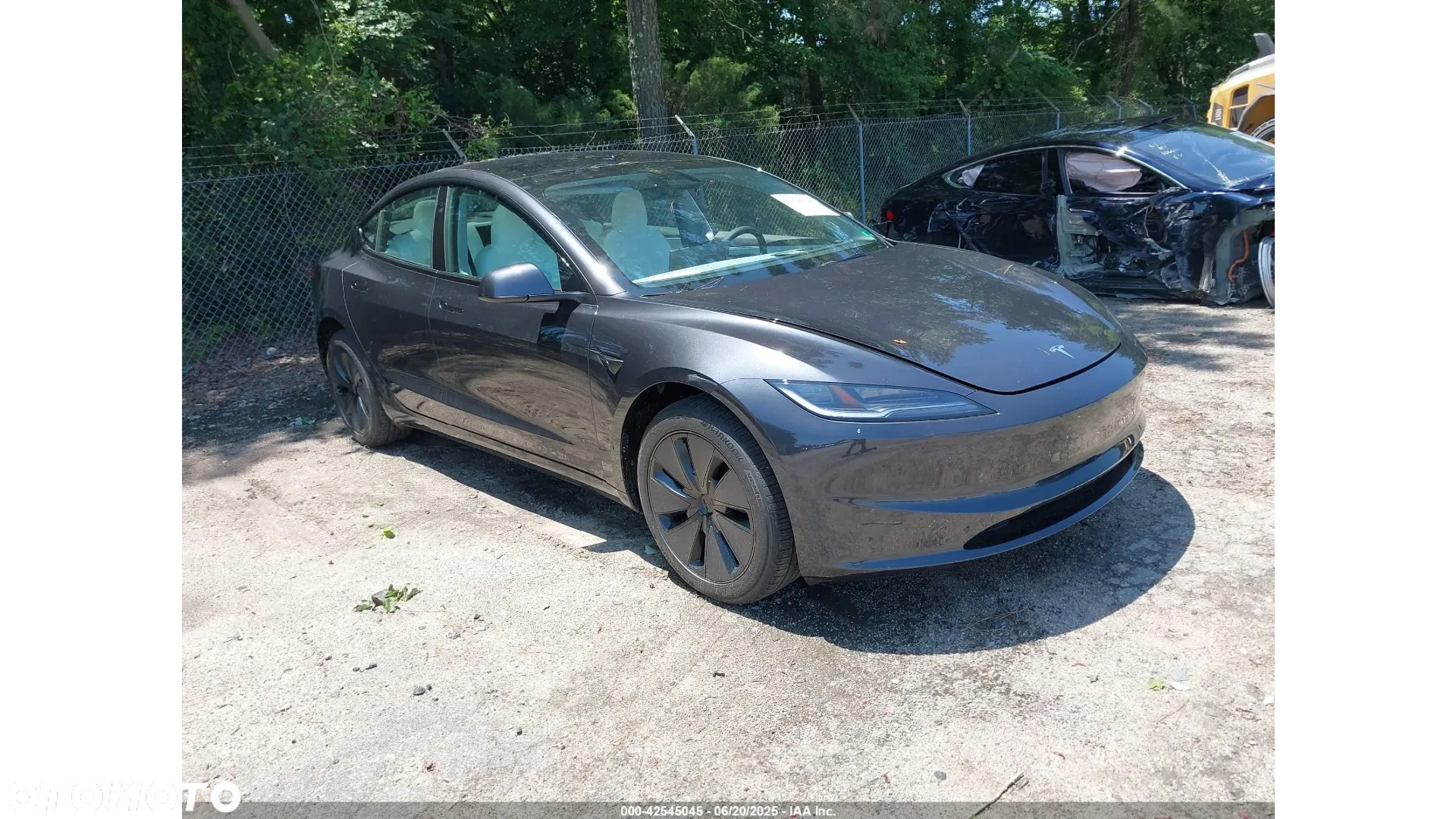 Tesla Model 3 - 3