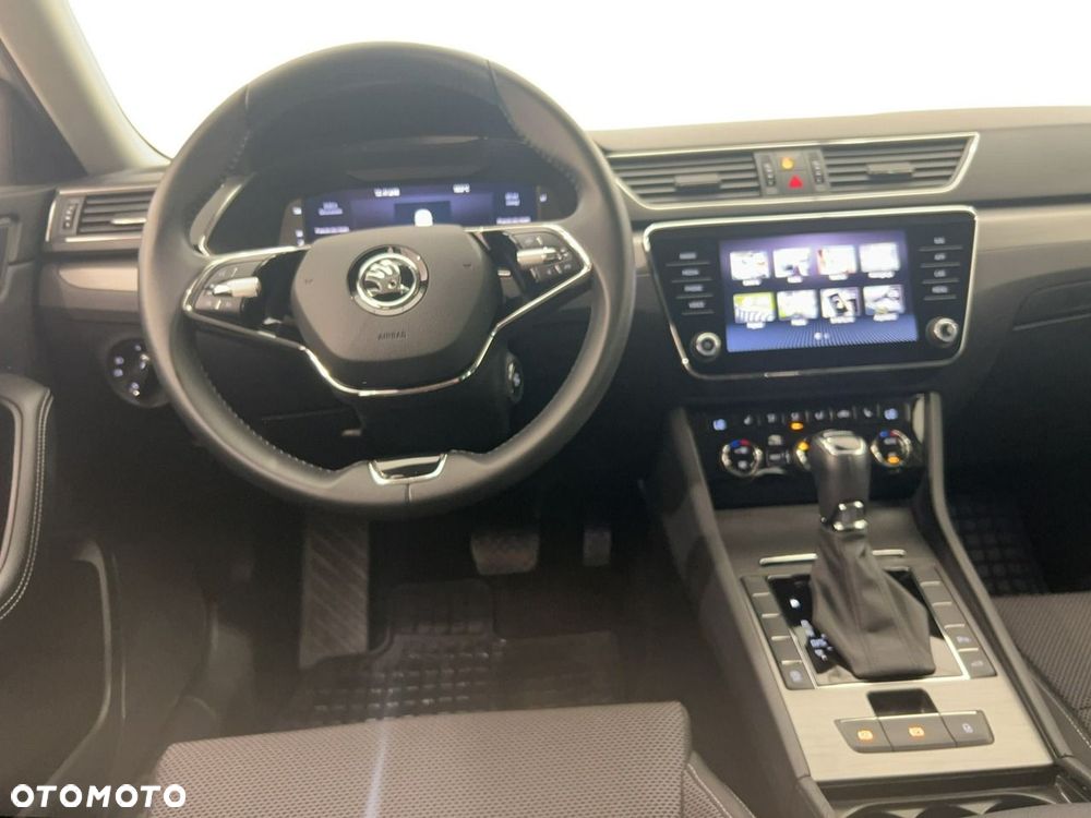 Skoda Superb 2.0 TDI SCR Style DSG - 9