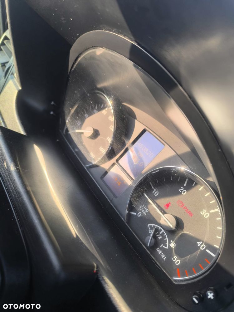 Mercedes-Benz Sprinter 319 CDI - 24