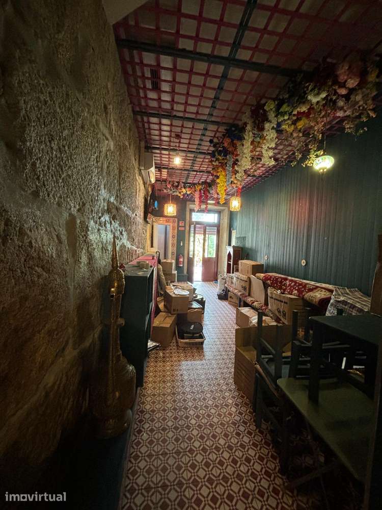 Arrenda-se Loja destinado a Restauração Rua de Cedofeita - Grande imagem: 4/23