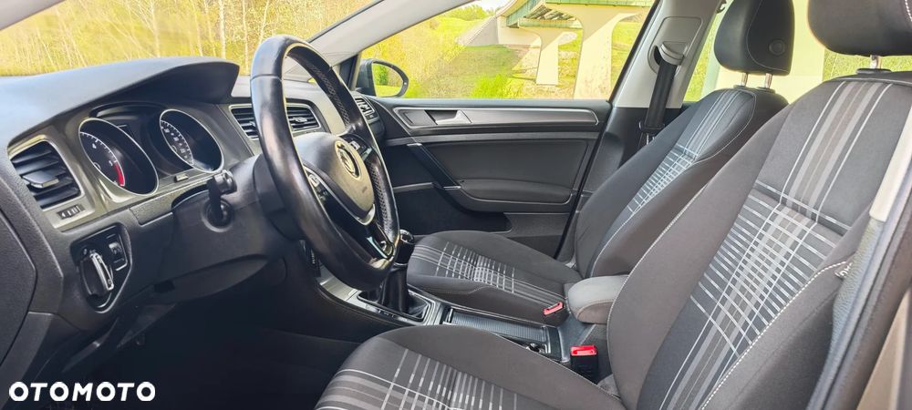 Volkswagen Golf 2.0 BlueTDI Highline - 16