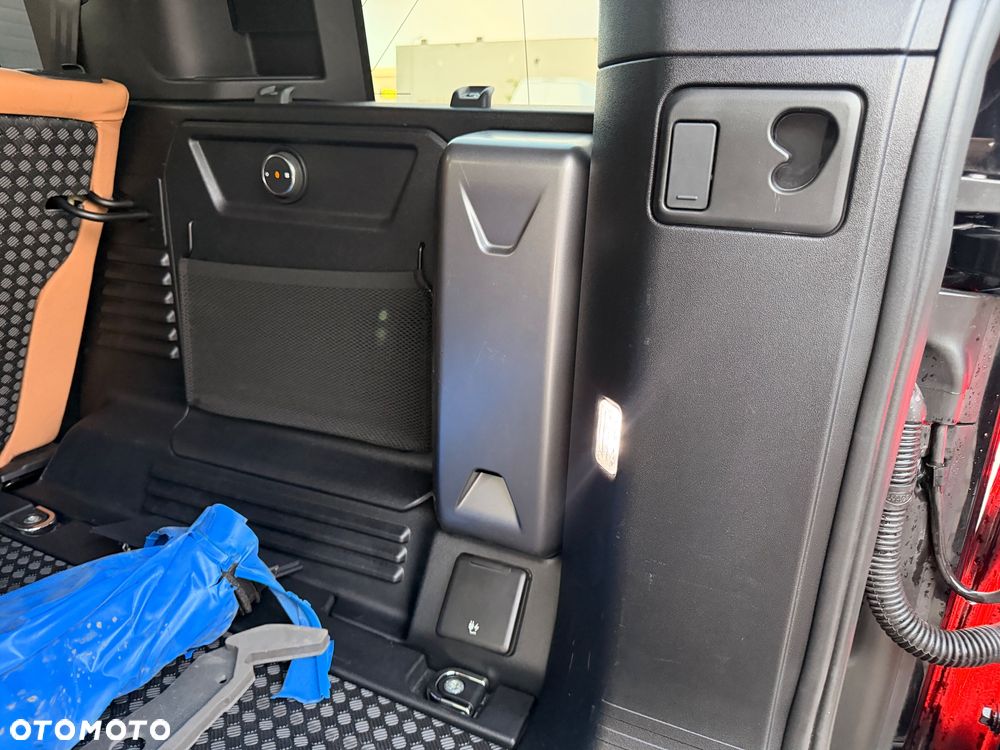 Land Rover Defender 110 P525 V8 - 33