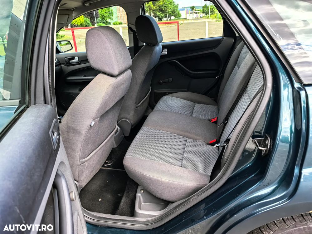 Ford Focus 1.6i Trend - 4