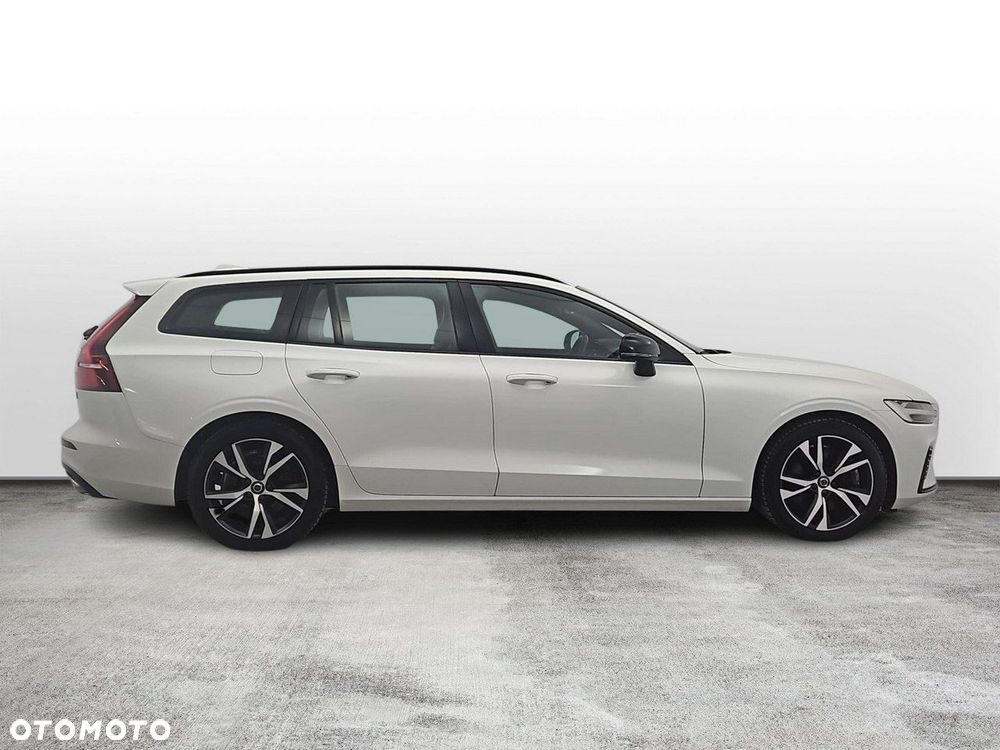 Volvo V60 T8 AWD Plug-In Hybrid R-Design - 6