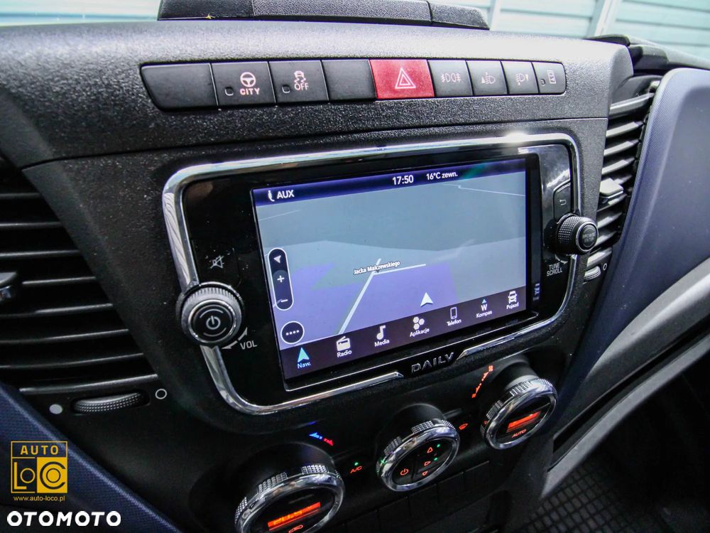 Iveco DAILY CHŁODNIA + MROŹNIA + AGREGAT x 2 + AUTOMAT - 13