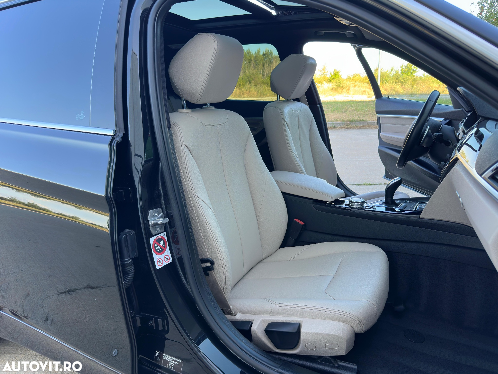 BMW Seria 3 320d Touring Aut. Edition Luxury Line Purity - 24