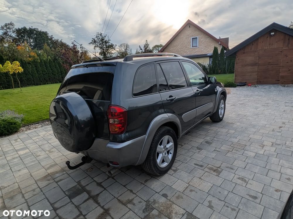 Toyota RAV4 - 3