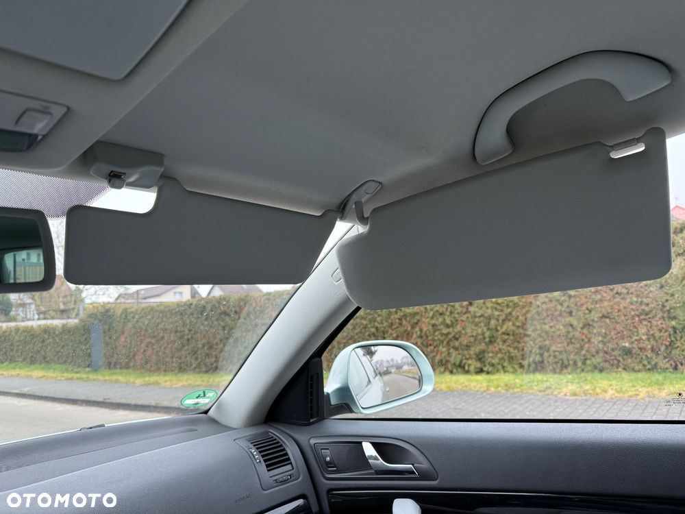 Skoda Octavia 2.0 TDI DPF L&K DSG - 26