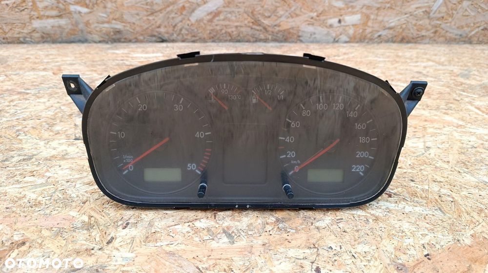 LICZNIK ZEGARY VW T4 2.5 TDI 2002 7D0920803B