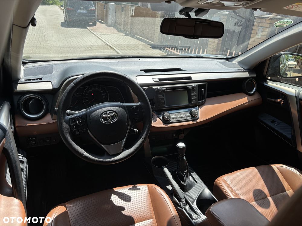 Toyota RAV4 2.0 D-4D Premium - 8