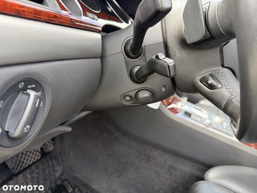 Audi A8 4.2 Quattro - 39
