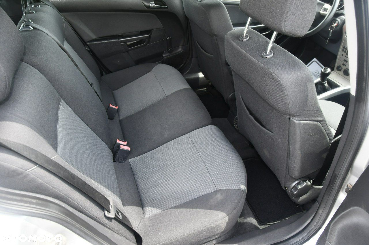 Opel Astra - 18
