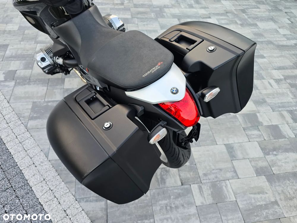 BMW R - 8