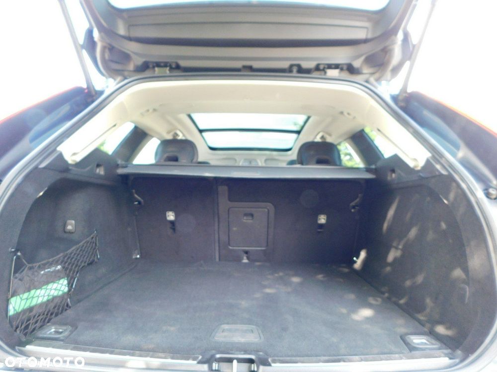 Volvo XC 60 B4 D Plus Bright - 22