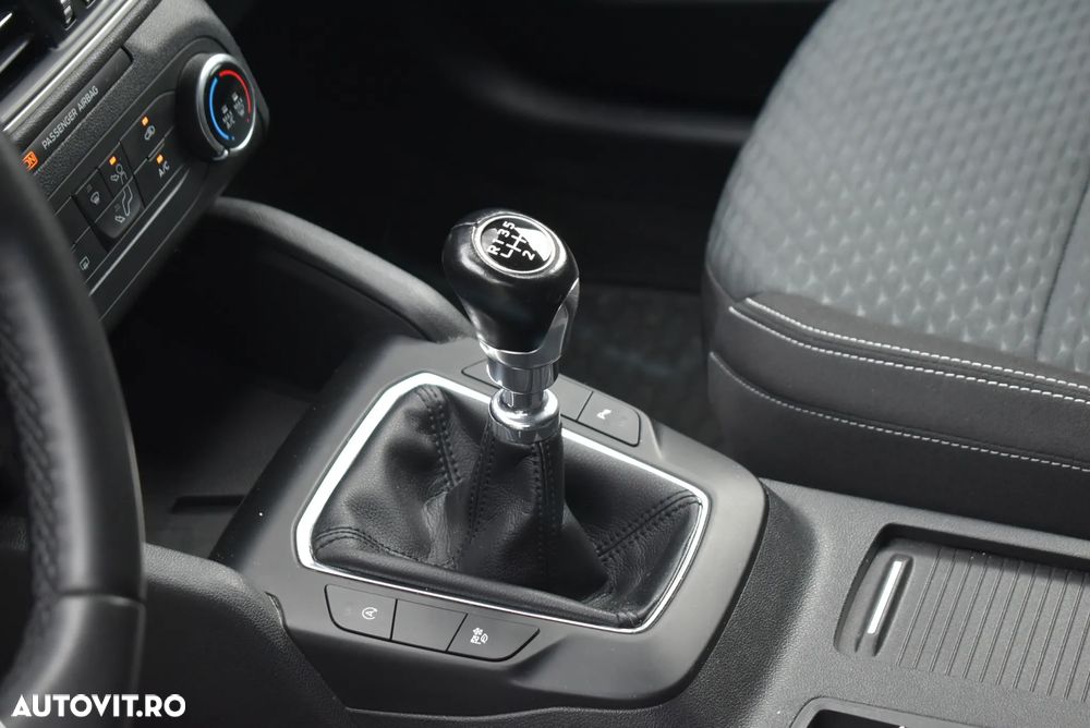 Ford Kuga - 12