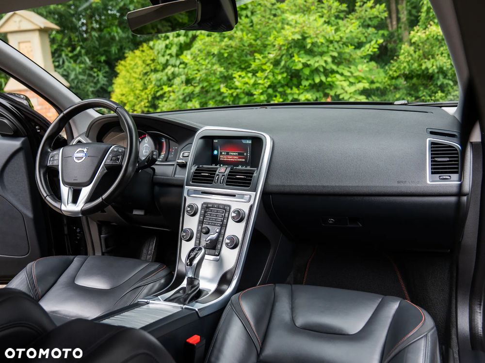 Volvo XC 60 D4 Drive-E Ocean Race - 33