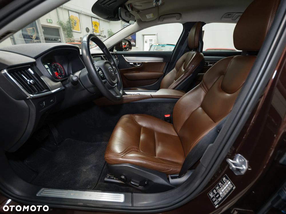 Volvo V90 Cross Country D4 AWD Pro - 16
