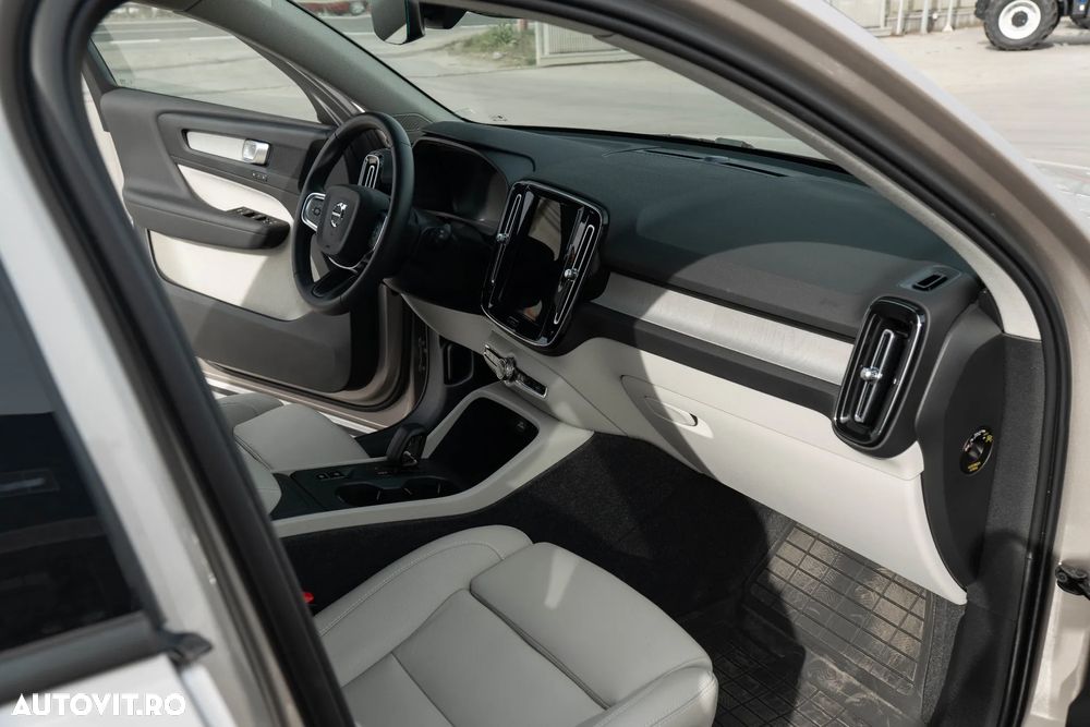 Volvo XC 40 B3 AT FWD MHEV Core - 12