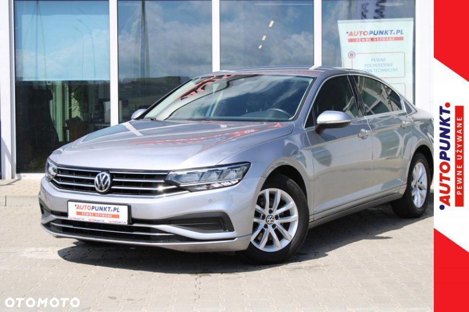 Volkswagen Passat - 1