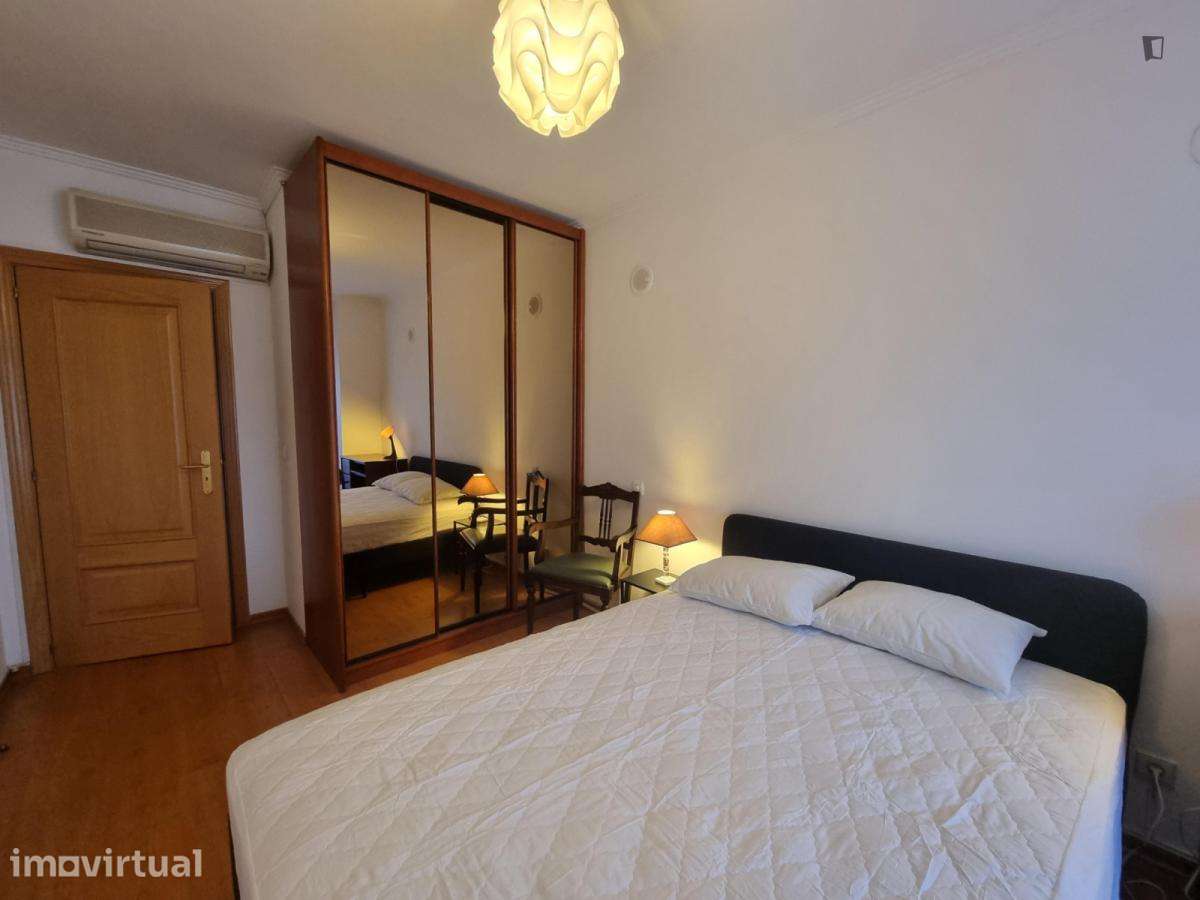 Quarto - localizado em Setubal - Grande imagem: 5/12