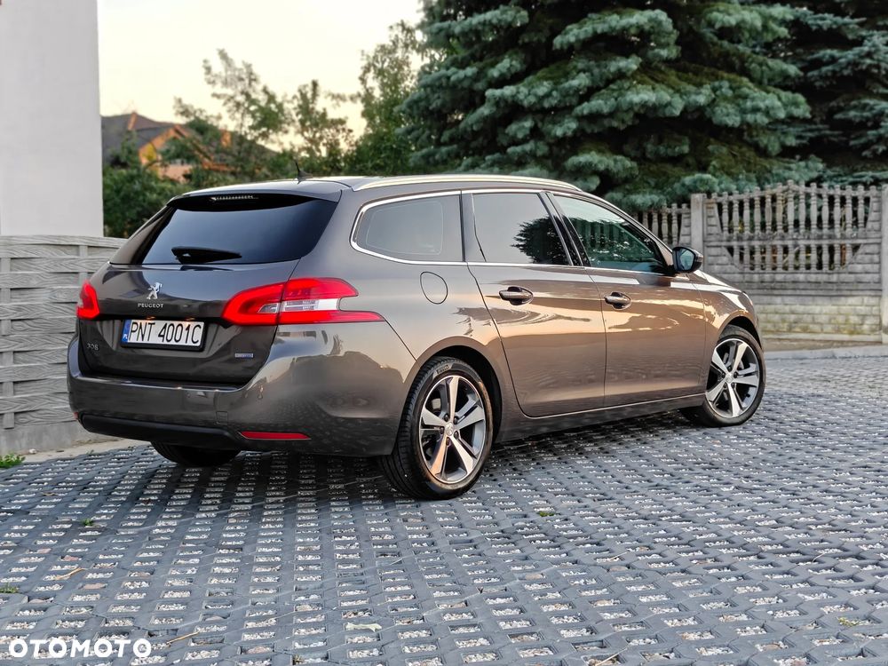 Peugeot 308 - 8