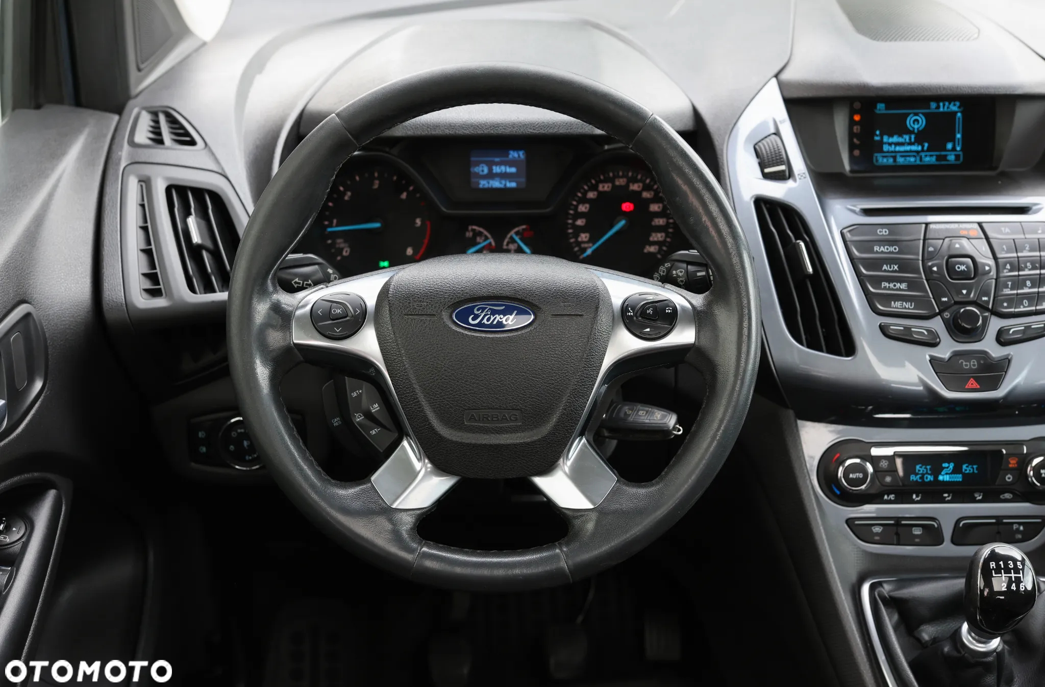Ford Tourneo Connect - 24