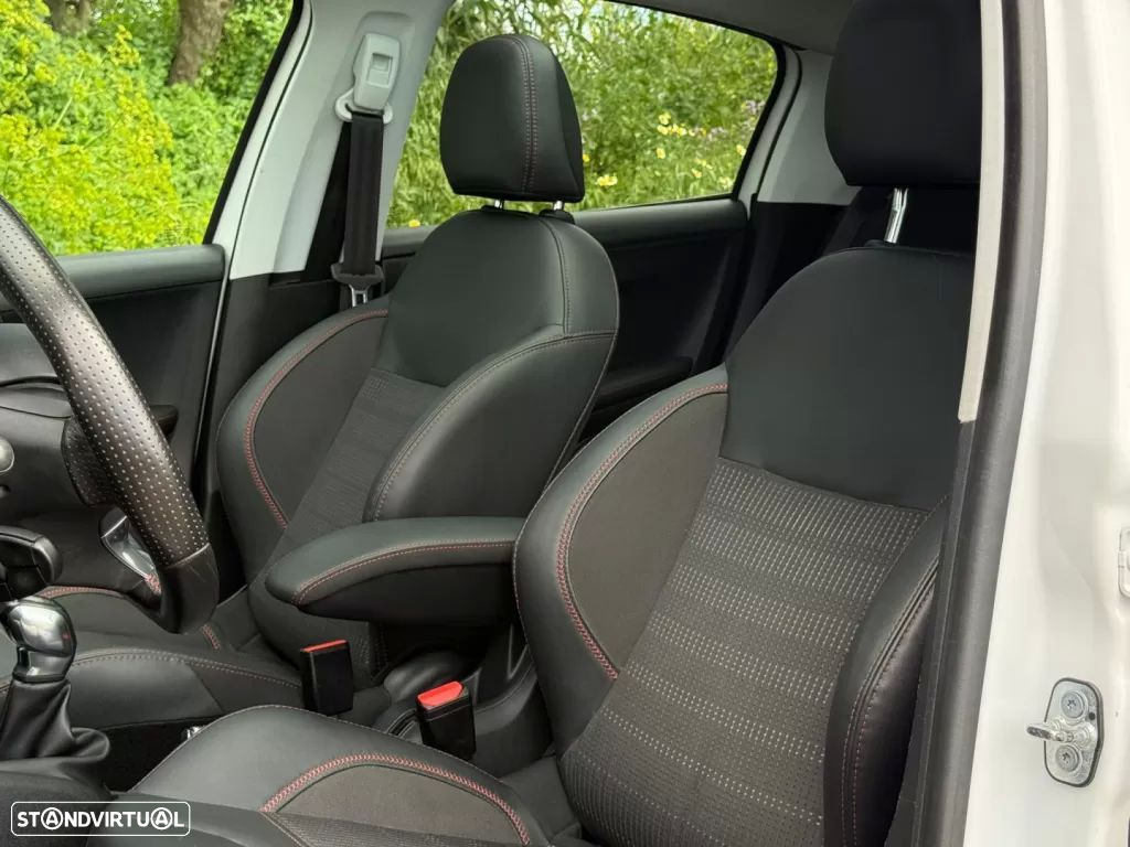 Peugeot 208 1.2 PureTech GT Line - 14