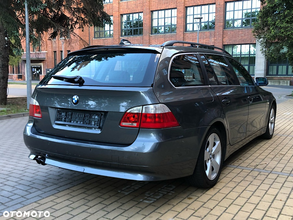 BMW Seria 5 525xi - 16