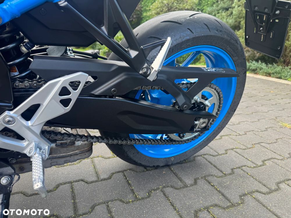 Suzuki GSX - 29